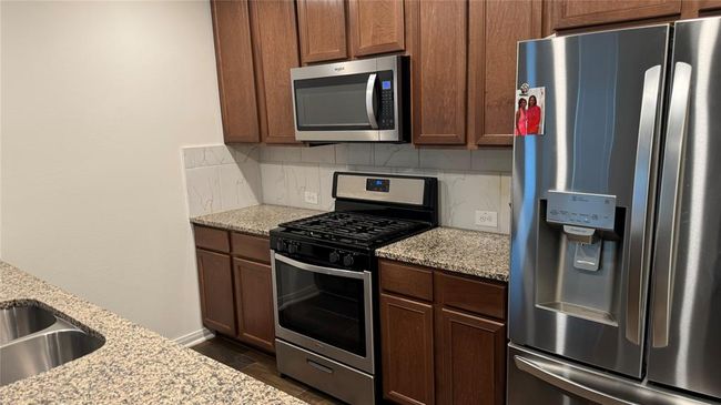 23342 Stahl Creeks Ln, House other with 3 bedrooms, 2 bathrooms and 2 parking in Spring TX | Image 8