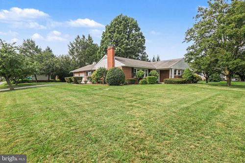 1548 Bachmanville Rd, HERSHEY, PA, 17033-9518 | Card Image