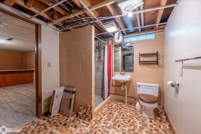 2001 20 Th St, Home with 2 bedrooms, 2 bathrooms and 2 parking in Harlan IA | Image 41