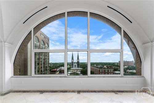 apt-704-300 Bull St, Savannah, GA, 31401-4342 | Card Image
