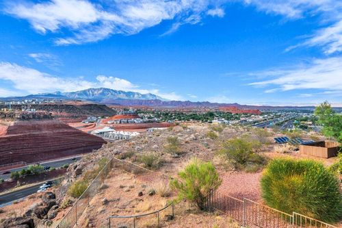 393 N Crestline Cir, St. George, UT, 84790-1108 | Card Image