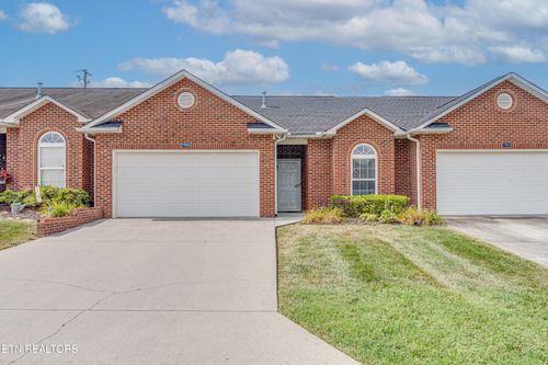 7908 Valley Park Ln, Knoxville, TN, 37909-2374 | Card Image