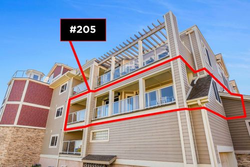 l205-2126 Water St, Duluth, MN, 55812-2135 | Card Image