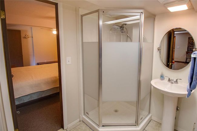 8556 Kee Mac Ln, House other with 2 bedrooms, 2 bathrooms and 3 parking in Alton IL | Image 44
