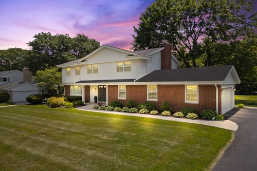 18275 Surrey Ln, Brookfield, WI, 53045-4966 | Card Image