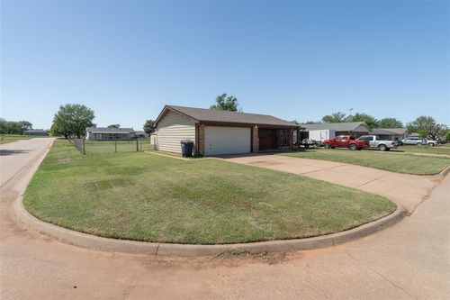 946 Freeland Drive, Enid, OK, 73701 | Card Image