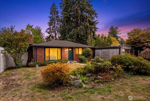 14714 31st Ave Ne, Shoreline, WA, 98155-7522 | Card Image