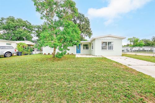 9005 50th St N, PINELLAS PARK, FL, 33782-5223 | Card Image