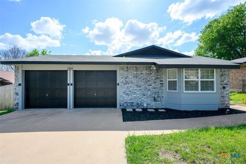 209 W Hogan Dr, Copperas Cove, TX, 76522-4513 | Card Image