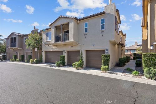 28421 Santa Rosa Ln, Saugus, CA, 91350-3249 | Card Image