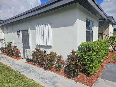 5831 Sw 13th St, House other with 3 bedrooms, 2 bathrooms and null parking in West Miami FL | Image 2