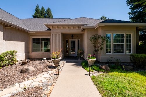 2323 Tradition Way, Redding, CA, 96001 | Card Image
