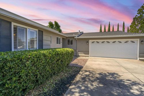 1655 Kennard Way, Sunnyvale, CA, 94087-4907 | Card Image