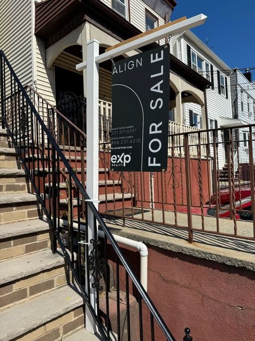 65 Baldwin Ave, Jersey City, NJ, 07306-2001 | Card Image