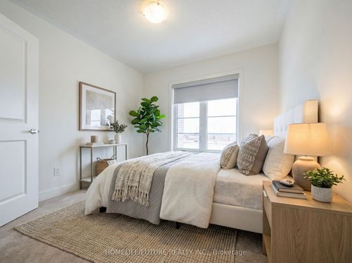 42 Morrison Cres, Whitby, ON, L1P0P4 | Card Image