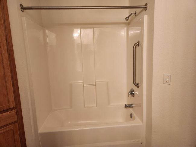 Full Bath | Image 17