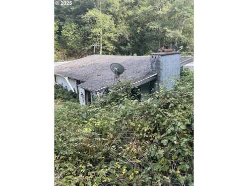 33155 Cedar Valley Rd, Gold Beach, OR, 97444-8565 | Card Image