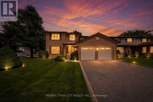 22 Colonial Crescent, Brantford, ON, N3R7M7 | Card Image
