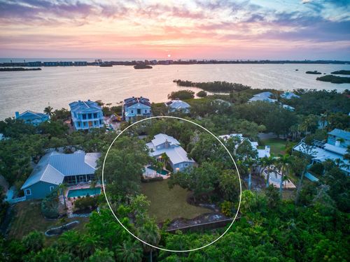 8871 Fishermens Bay Dr, Sarasota, FL, 34231-6655 | Card Image