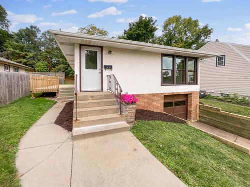 1426 Burr St, Saint Paul, MN, 55130-3408 | Card Image