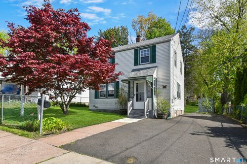 35 Sequin St, Hartford, CT, 06106-3747 | Card Image