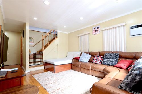 80-27 247th St, Bellerose, NY, 11426-1823 | Card Image