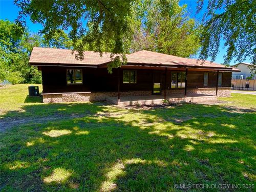 402 W Rogers St, Oilton, OK, 74052-6727 | Card Image