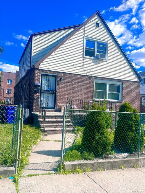20020 42nd Ave, Bayside, NY, 11361-1829 | Card Image