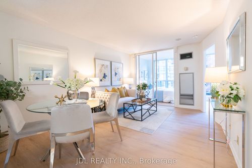 407-24 Wellesley St W, Toronto, ON, M4Y2X6 | Card Image