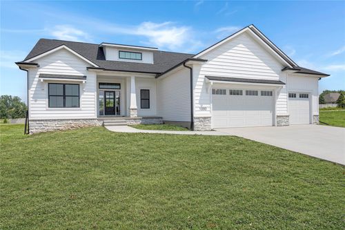 1000 Hampshire Cir, Marion, IA, 52302 | Card Image