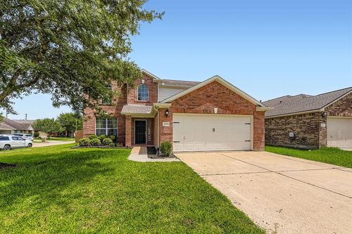 2105 Kingwood Dr, Deer Park, TX, 77536-4689 | Card Image