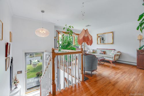 34 Raker Rd, Poughkeepsie, NY, 12603-5632 | Card Image