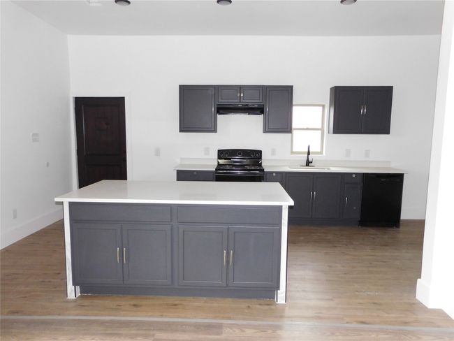 island, electric range, dishwasher | Image 9