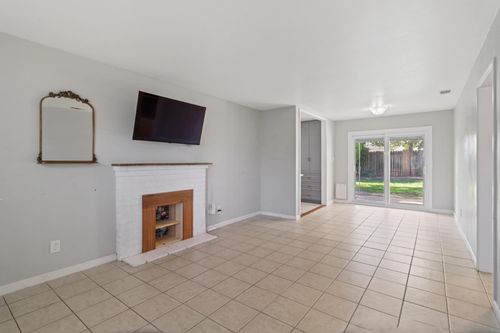 4930 71st Street, Sacramento, CA, 95820 | Card Image