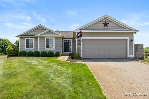 6888 Peninsula Ct, Rockford, MI, 49341-8791 | Card Image