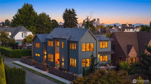 4021 & 4023 W Raye St, Seattle, WA, 98199-3266 | Card Image