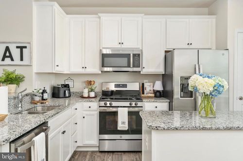 533 View Point Way, FREDERICKSBURG, VA, 22405-1284 | Card Image