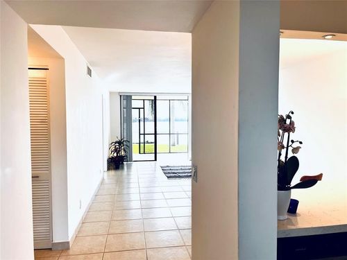 107-112 Lake Emerald Dr, Oakland Park, FL, 33309-6239 | Card Image