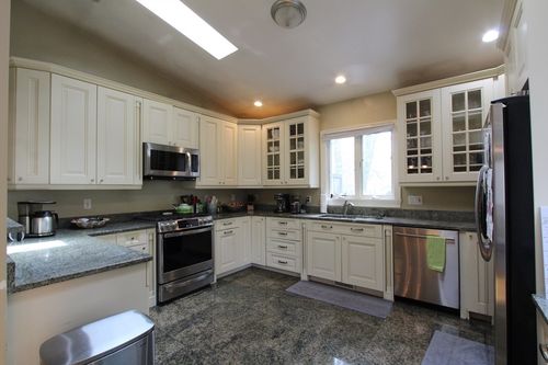 31-31-33 Florence St, Newton, MA, 02453 | Card Image