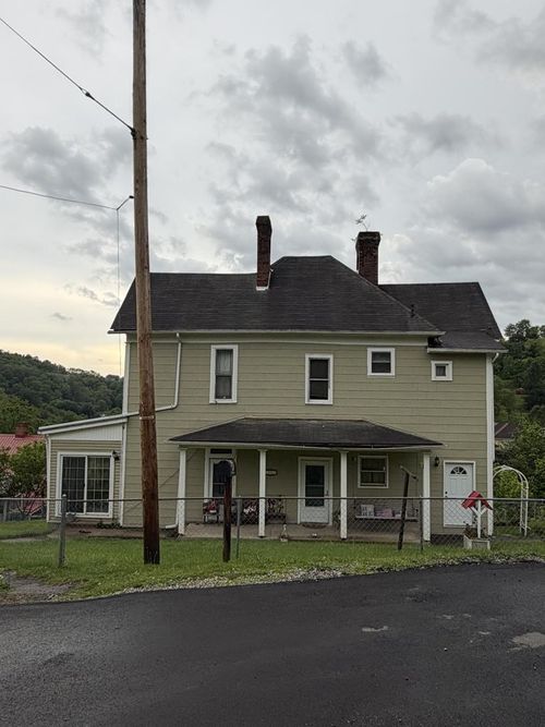 24 Hillcrest Ave, Cameron, WV, 26033-1123 | Card Image