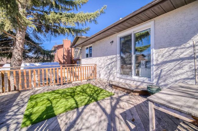 12 Shawmeadows Close Sw, Home with 4 bedrooms, 2 bathrooms and 2 parking in Calgary AB | Image 16