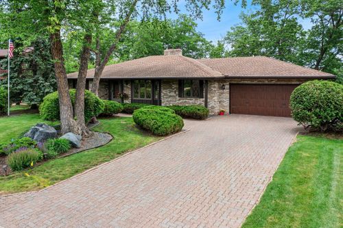 1267 Nursery Hill Ln, Arden Hills, MN, 55112-5752 | Card Image