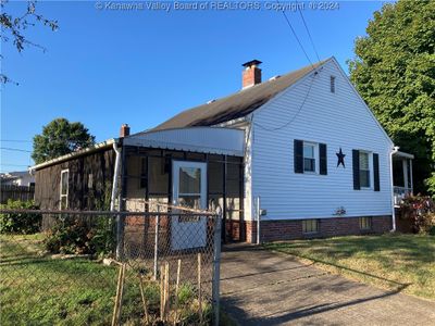 2230 Mount Vernon Avenue, House other with 2 bedrooms, 1 bathrooms and null parking in Point Pleasant WV | Image 3