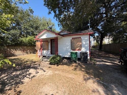 866 N Victory Dr, Houston, TX, 77088-6355 | Card Image