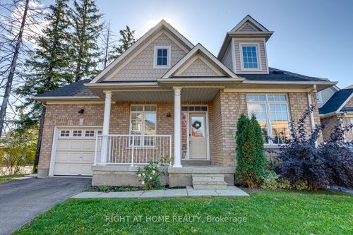 17-19 Niagara Dr, Oshawa, ON, L1G8G2 | Card Image