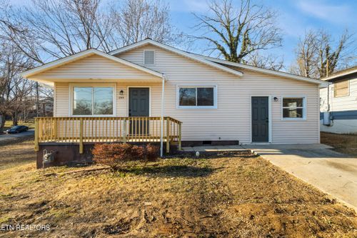2705 Spencer St, Knoxville, TN, 37917-4038 | Card Image