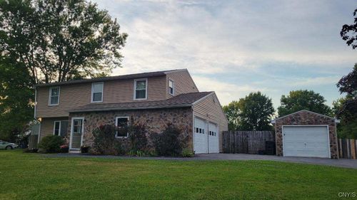 8177 Avoss Ln, Clay, NY, 13041-8957 | Card Image