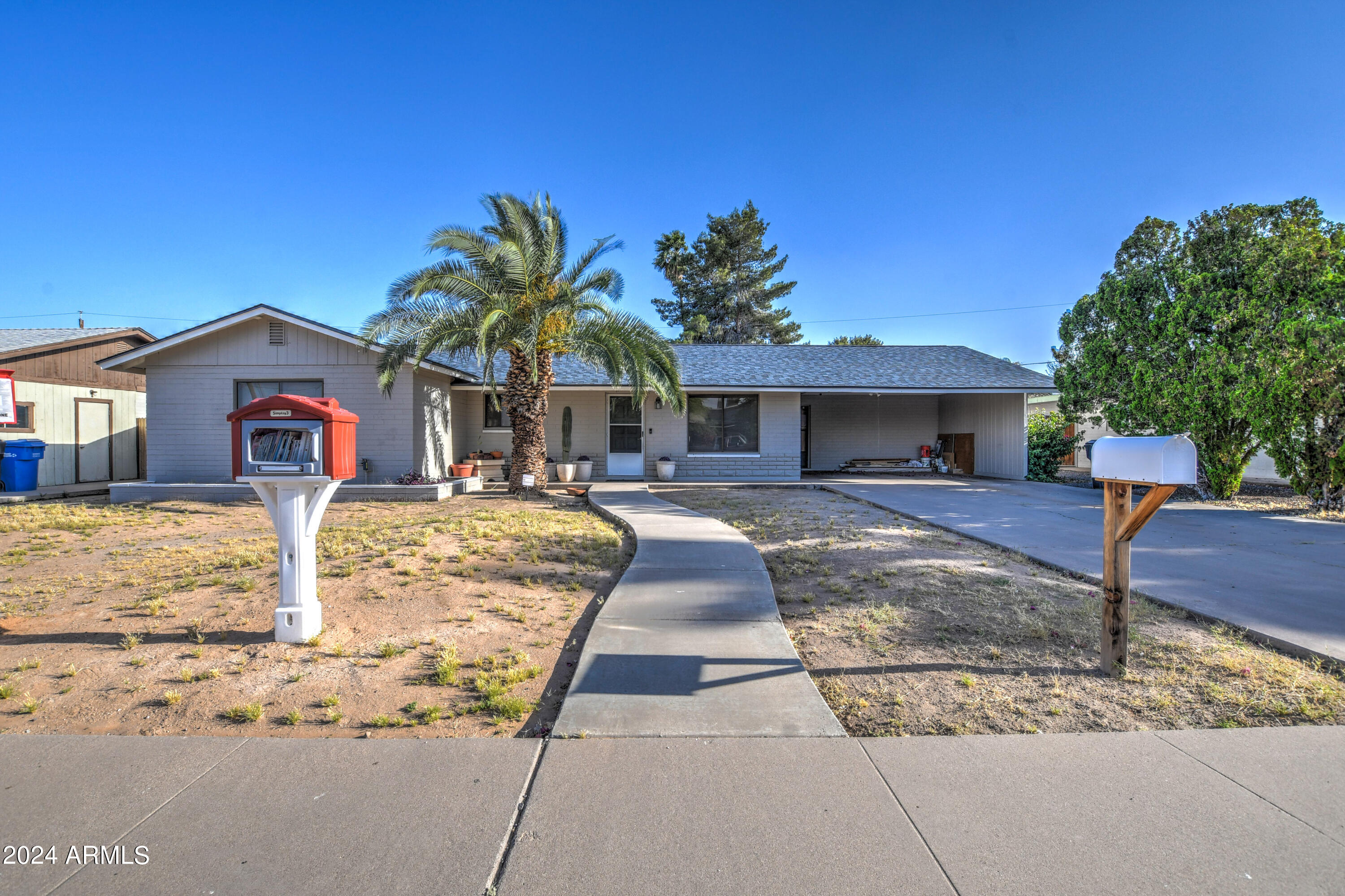 3243 E Captain Dreyfus Avenue, For Sale in Phoenix Zoocasa