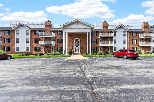 204-312 Clayton Crossing Dr, Ellisville, MO, 63011-2268 | Card Image