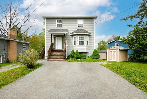 22 Hillcrest Ave, Lower Sackville, NS, B4C1X1 | Card Image
